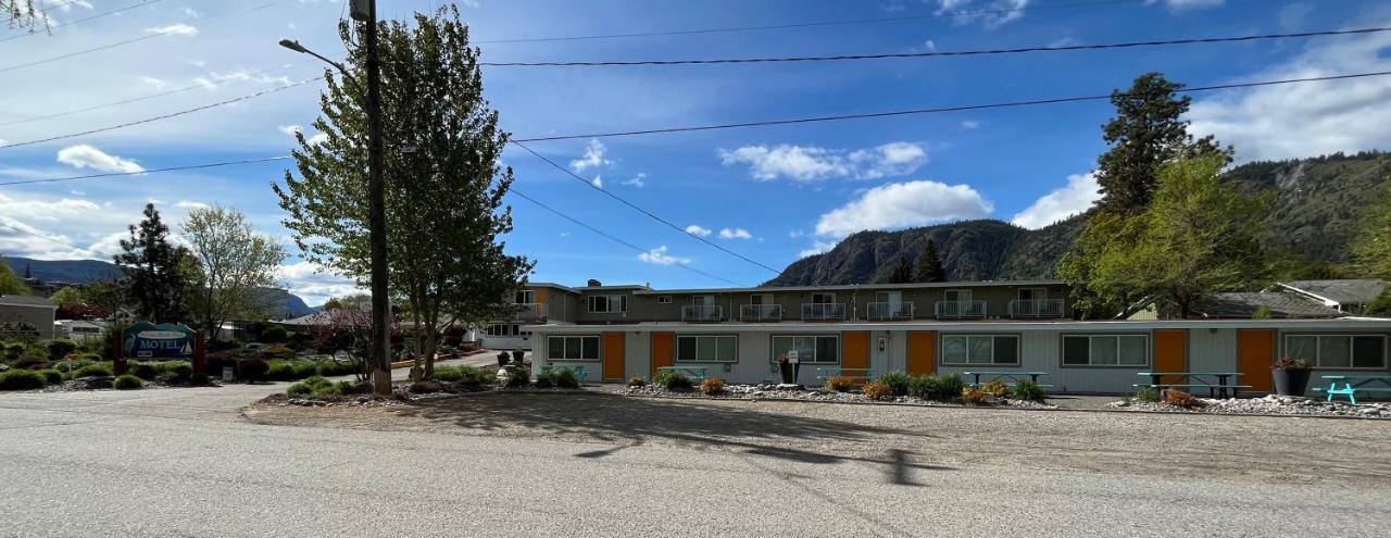 Holiday Beach Resort Motel Okanagan Falls Ngoại thất bức ảnh