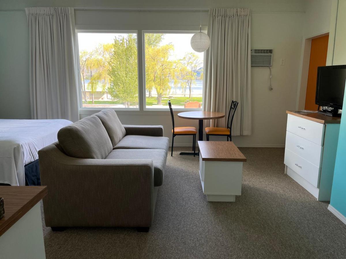 Holiday Beach Resort Motel Okanagan Falls Ngoại thất bức ảnh