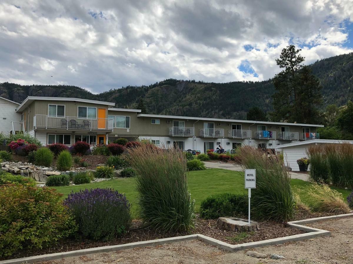 Holiday Beach Resort Motel Okanagan Falls Ngoại thất bức ảnh
