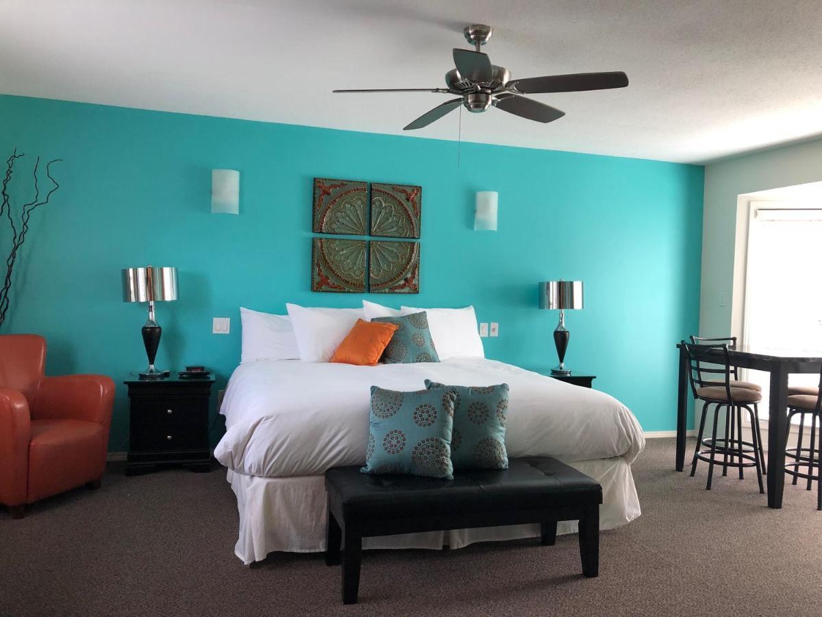 Holiday Beach Resort Motel Okanagan Falls Ngoại thất bức ảnh