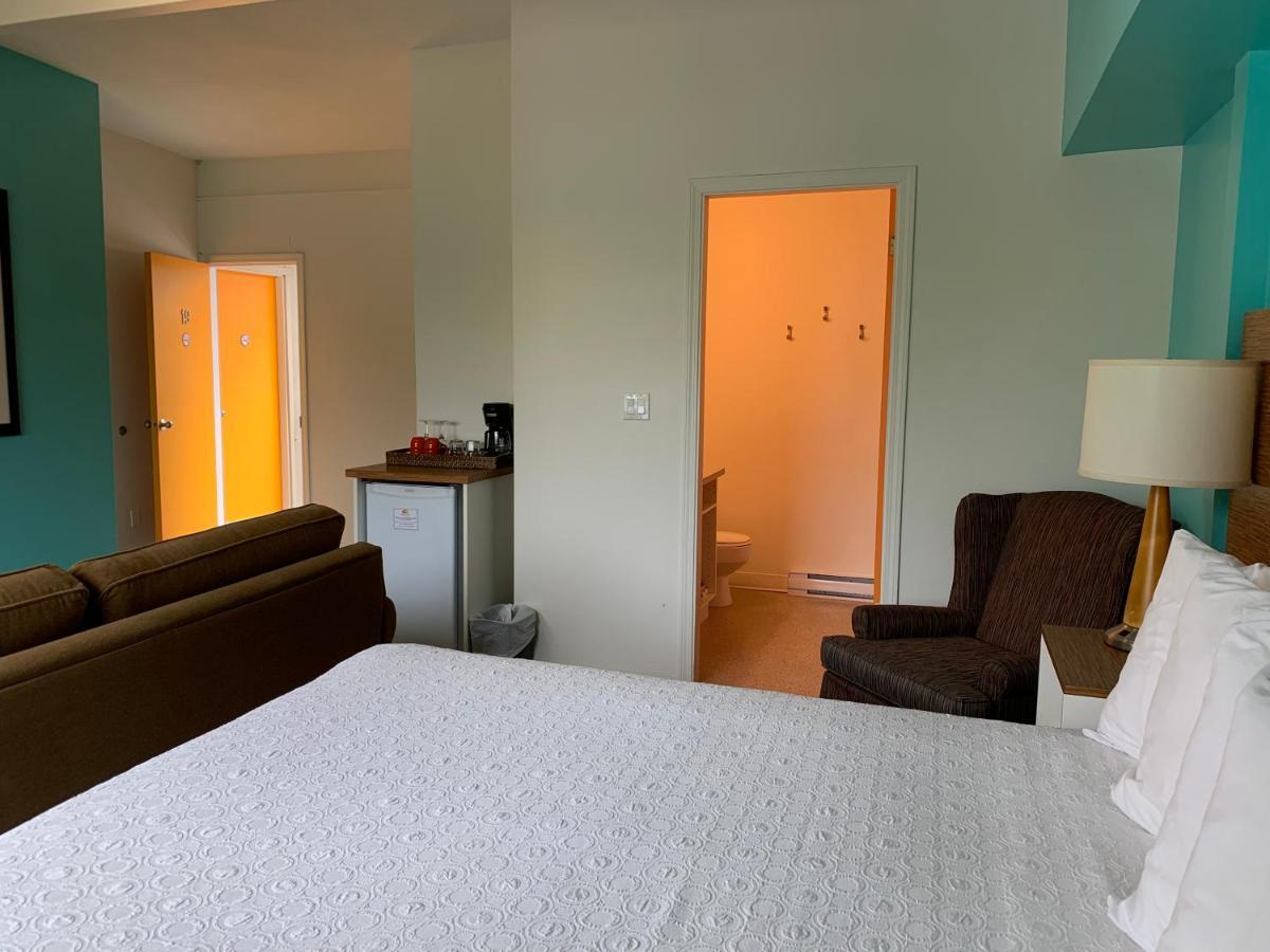 Holiday Beach Resort Motel Okanagan Falls Ngoại thất bức ảnh